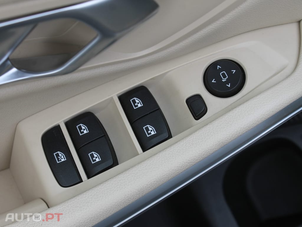 BMW 320 e Line Sport Auto