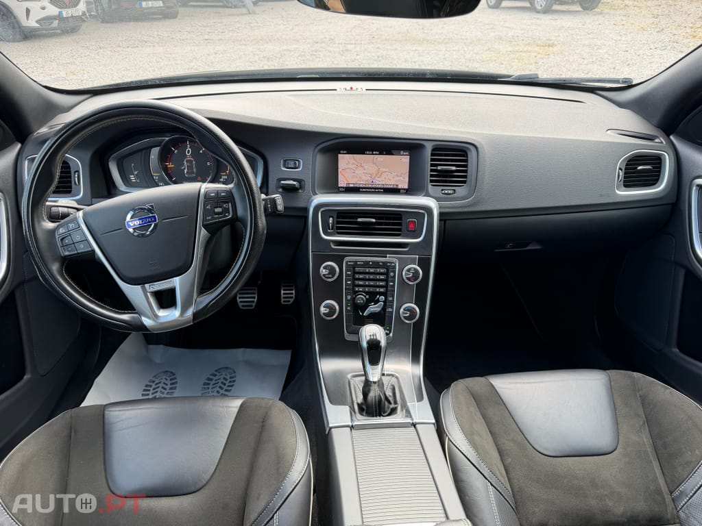 Volvo V60 2.0 D3 R-Design