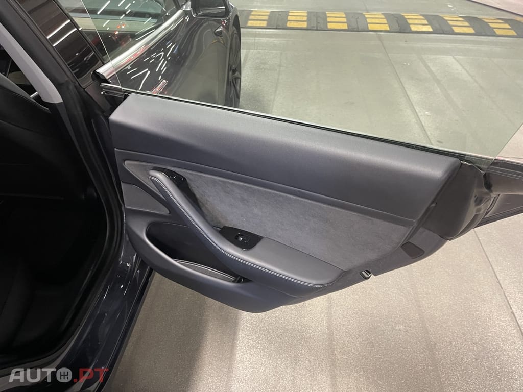 Tesla Model 3 Long-Range Dual Motor AWD