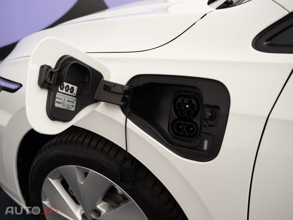 Volkswagen Golf 1.5 TSI e-Hybrid Life DSG