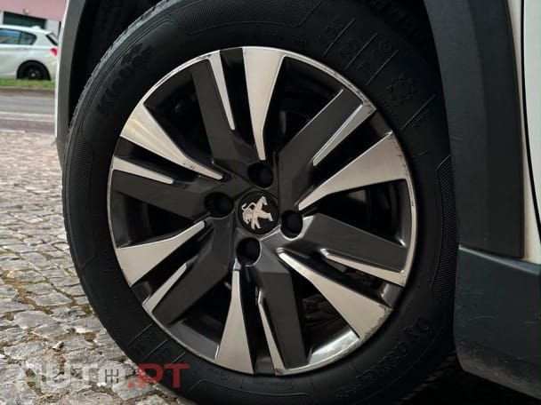 Peugeot 2008 1.2 PureTech Allure EAT6