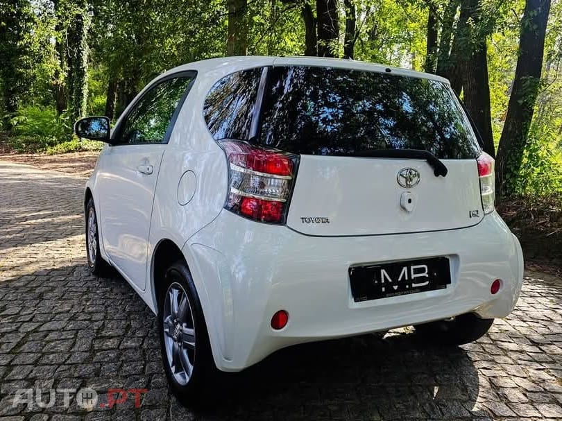 Toyota iQ 1.0 VVT-i Essential+AC