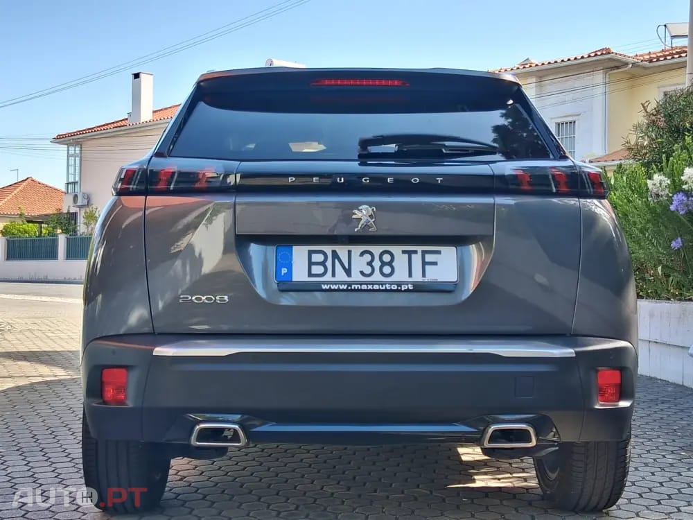 Peugeot 2008 1.2 PureTech Allure EAT8