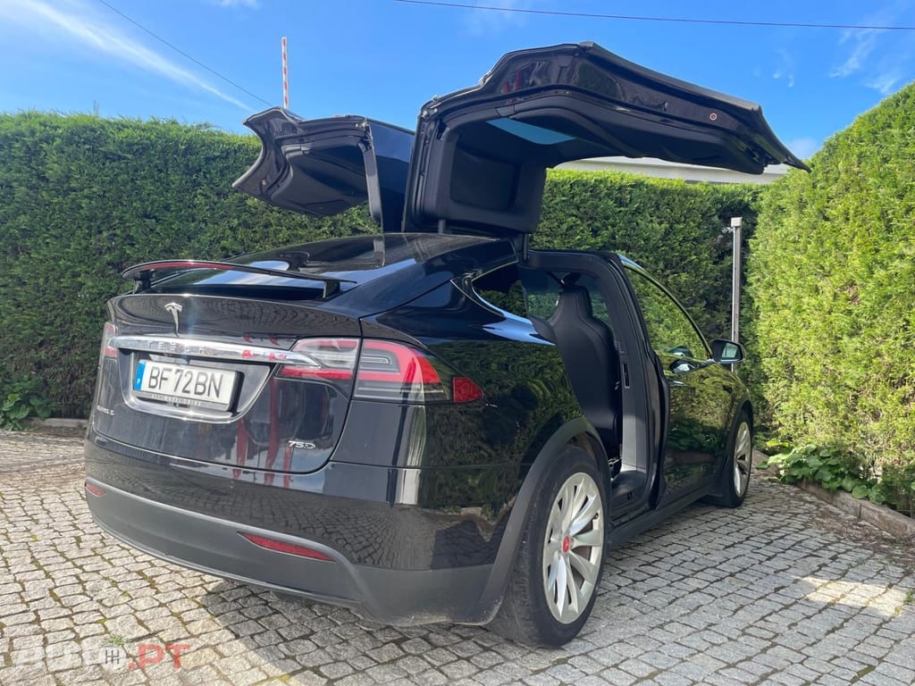 Tesla Model X 75D