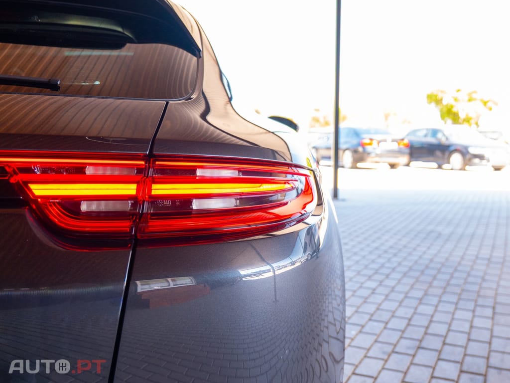 Porsche Panamera 4 E-Hybrid