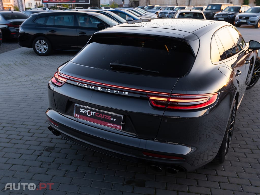 Porsche Panamera 4 E-Hybrid