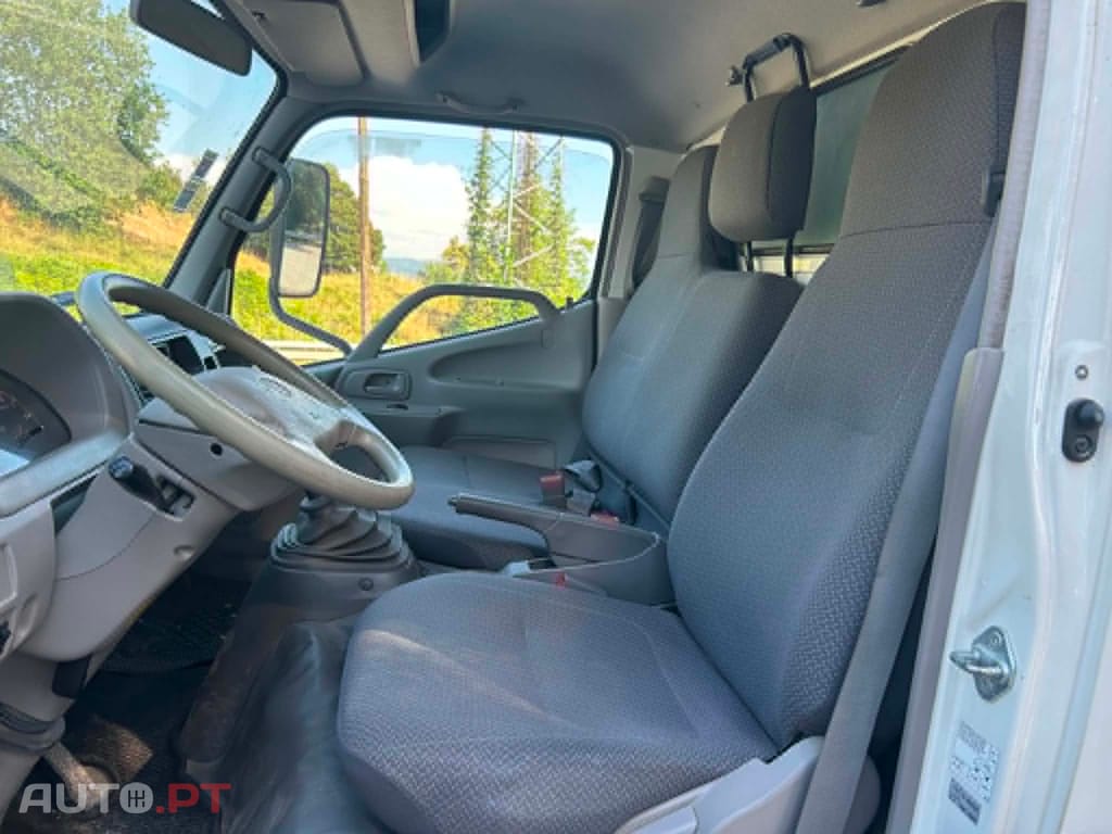 Toyota Dyna M35.25 3.0D-4D Contentor térmico