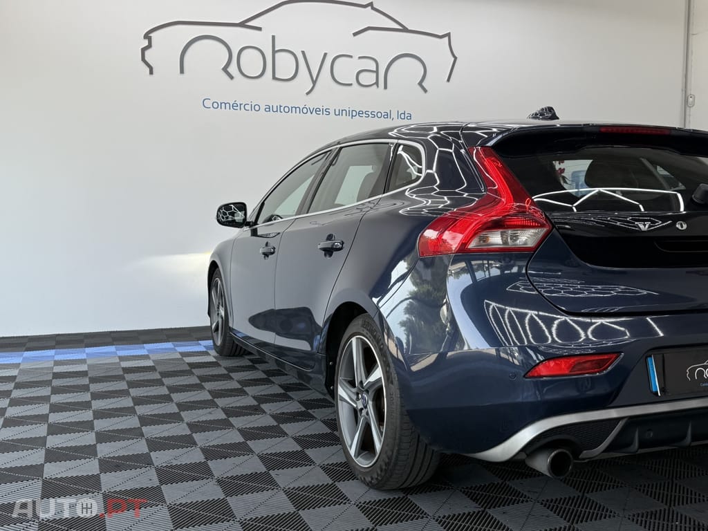 Volvo V40 1.6 D2 R-Design Momentum