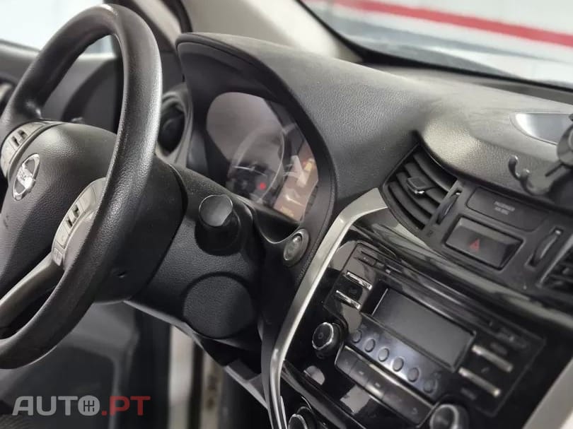 Nissan Navara 2.3 dCi CD 4WD Acenta
