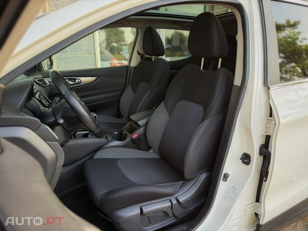 Nissan Qashqai 1.5 dCi N-Connecta J18