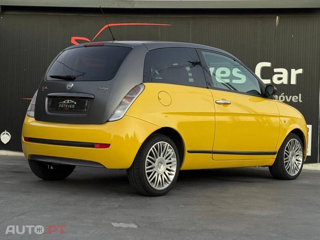 Lancia Ypsilon MOMO Desing
