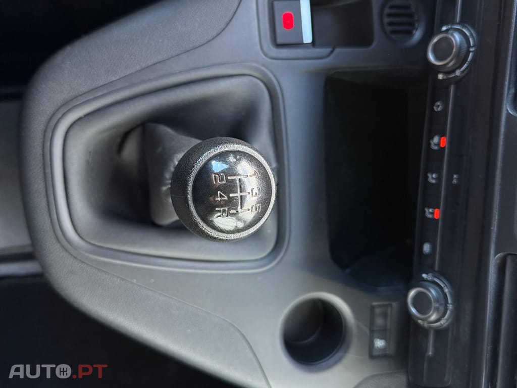 Peugeot Partner Outro