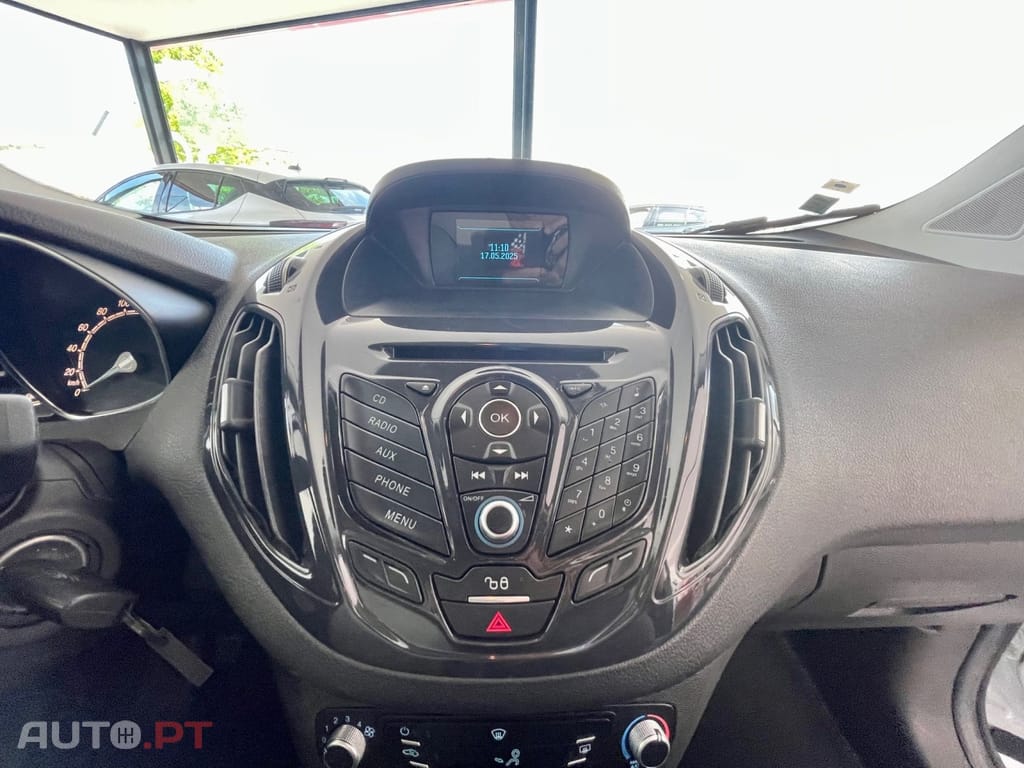 Ford Courier EcoBoost Titanium