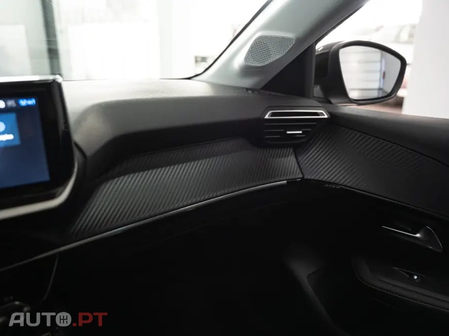 Peugeot 208 1.2 Hybrid Allure e-DCS6