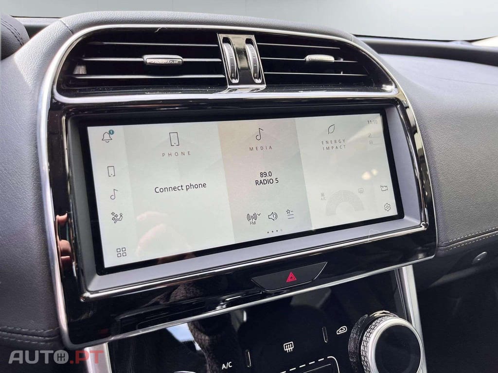 Jaguar XE 200d R Dynamic RED 