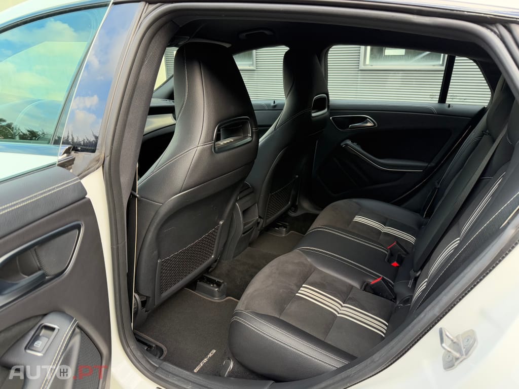 Mercedes-Benz CLA 180 Shooting Brake 7G-DCT AMG Line
