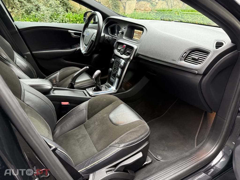 Volvo V40 1.6 D2 R-Design