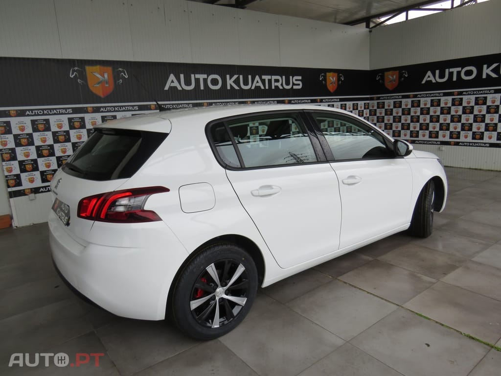 Peugeot 308 1.5 BlueHDi Business Line
