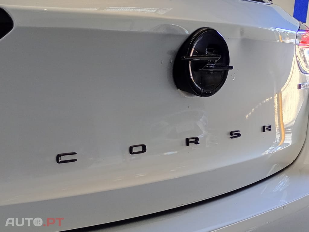 Opel Corsa Outro