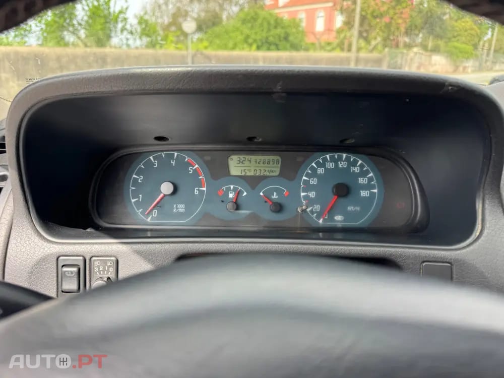 Nissan Terrano Outro