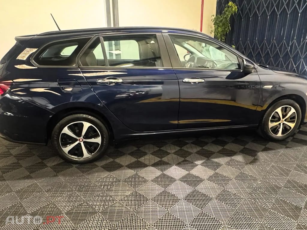 Fiat Tipo 1.6 M-Jet Lounge