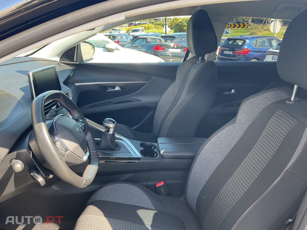 Peugeot 3008 1.5 BlueHDi Active