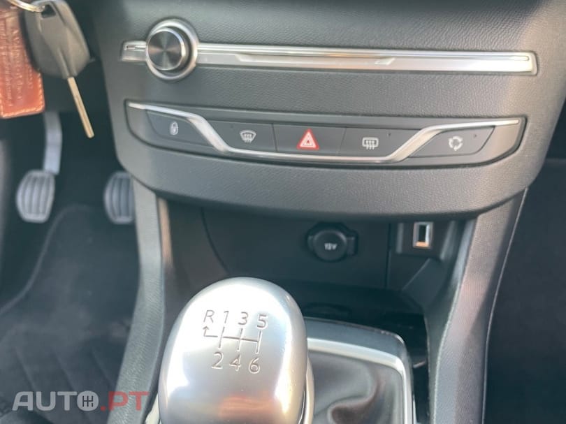 Peugeot 308 1.5 BlueHDi Style