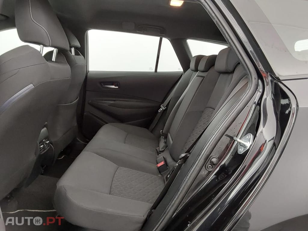 Toyota Corolla Touring Sports 2.0 Hybrid Dynamic Business