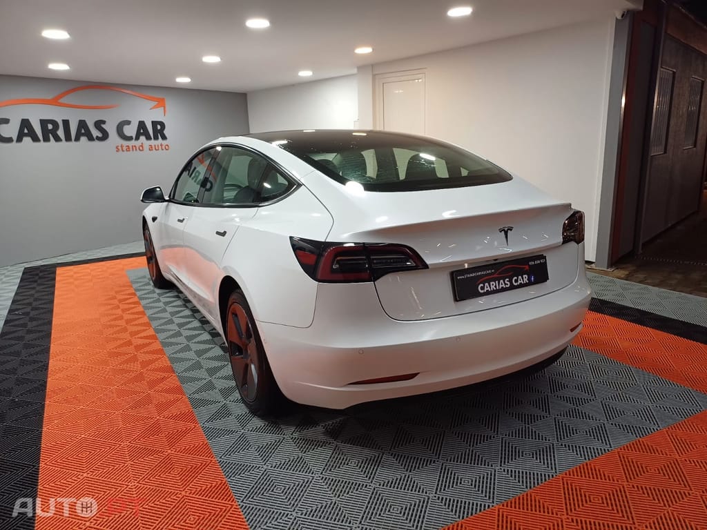 Tesla Model 3 Standard Range Plus RWD