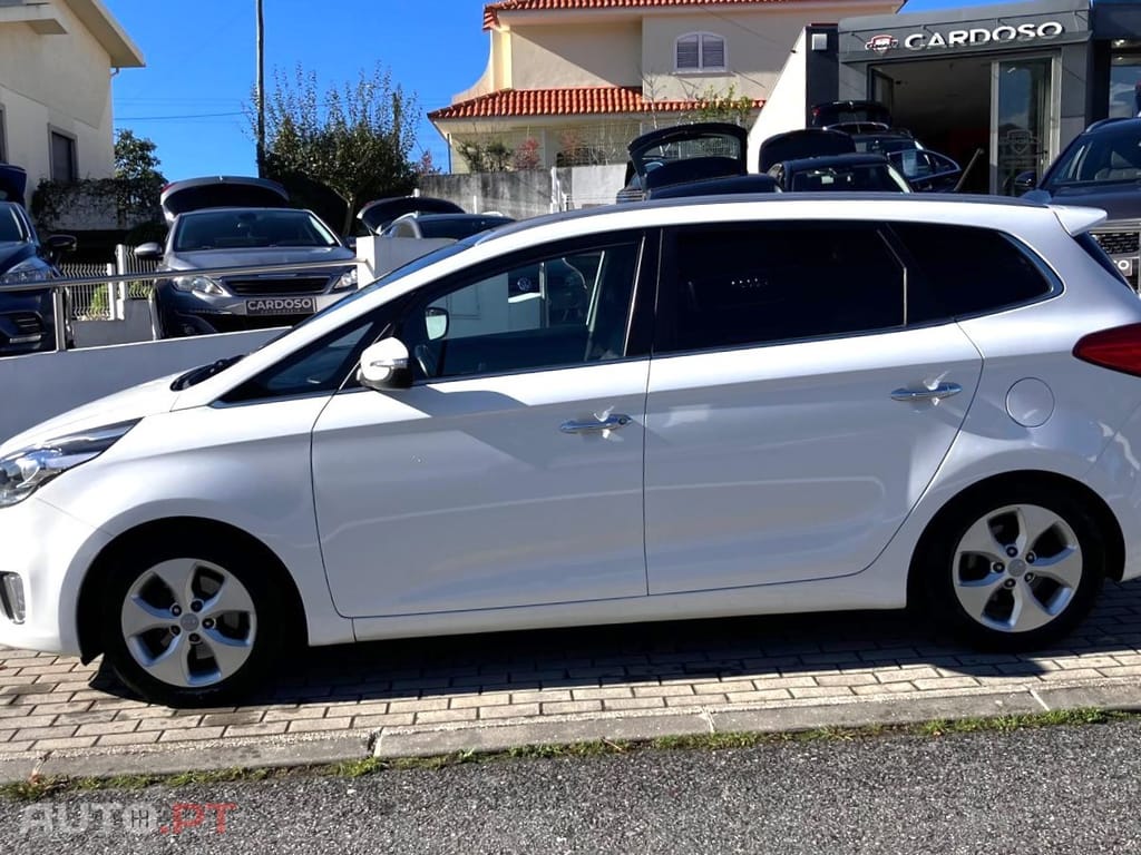 Kia Carens 1.7 CRDi 115 Dream Team Edition