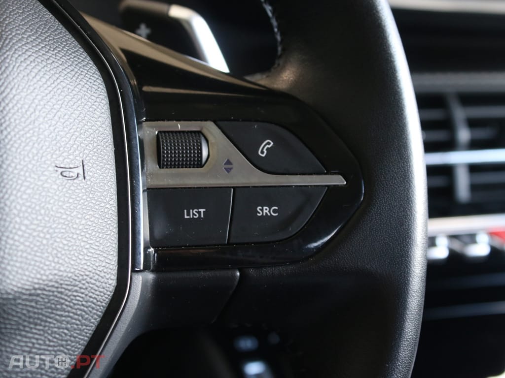 Peugeot 2008 1.2 PureTech Allure EAT8
