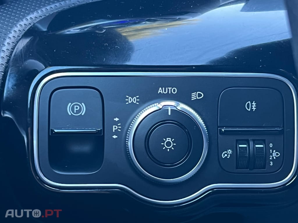 Mercedes-Benz A 250 e 8G-DCT AMG Line