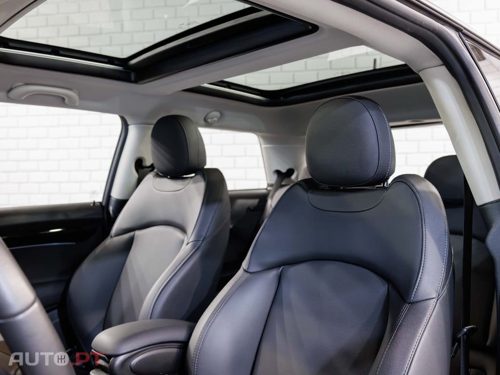 MINI Cooper Premium Yours Auto