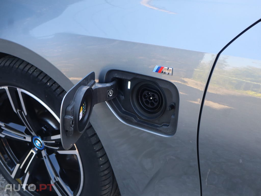 BMW 330 e Touring Pack M Auto