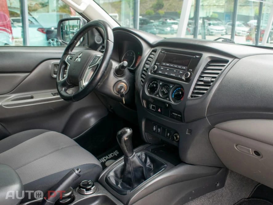 Mitsubishi L200 2.4 DI-D 4WD