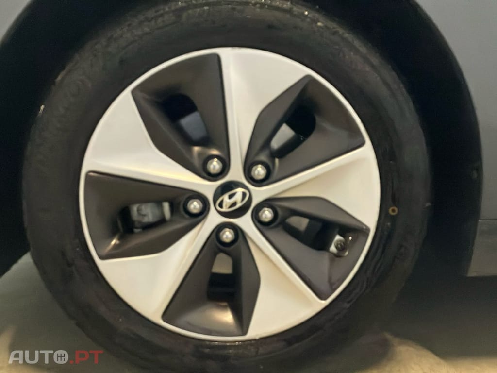 Hyundai Ioniq 28kWh Eletric Tech