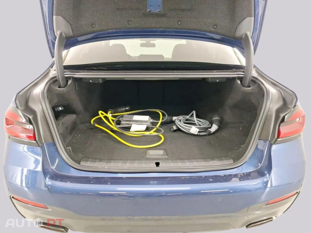 BMW 530 I.V.A DEDUTIVEL 