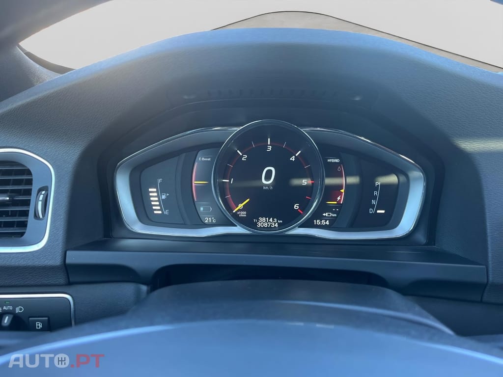Volvo V60 D6 Twin Engine Geartronic RDesign