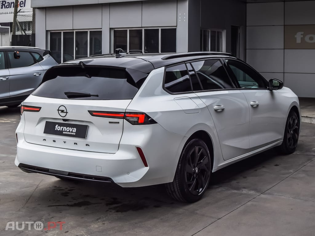 Opel Astra Sports Tourer 1.2 T Hybrid GS eDCT