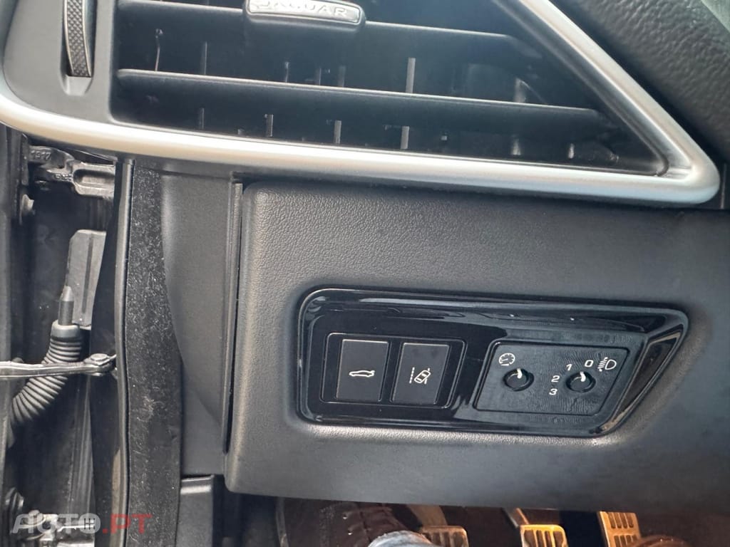 Jaguar XE E-Performance Pure