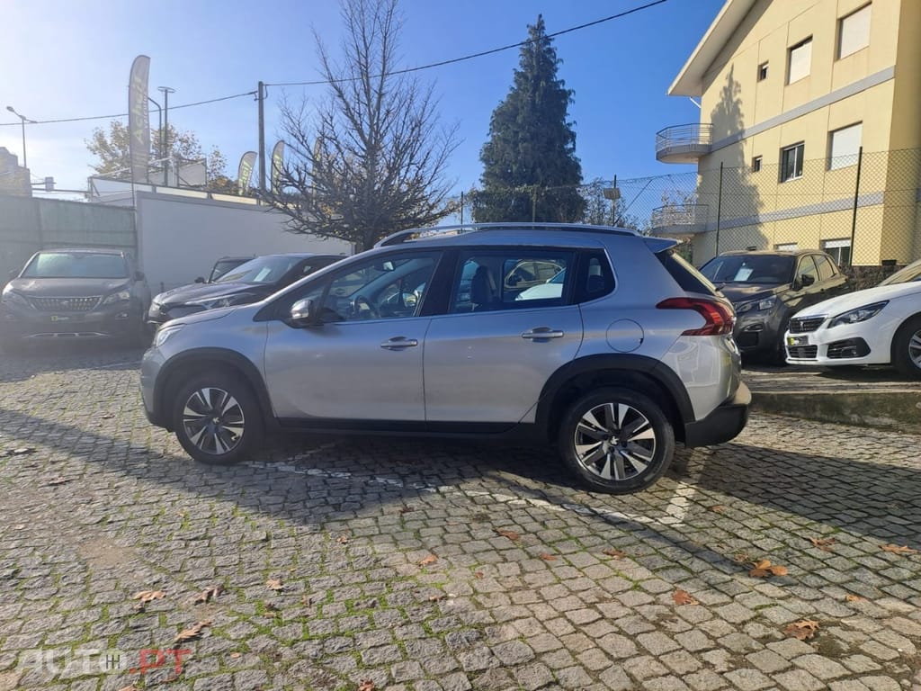 Peugeot 2008 1.2 PureTech Allure