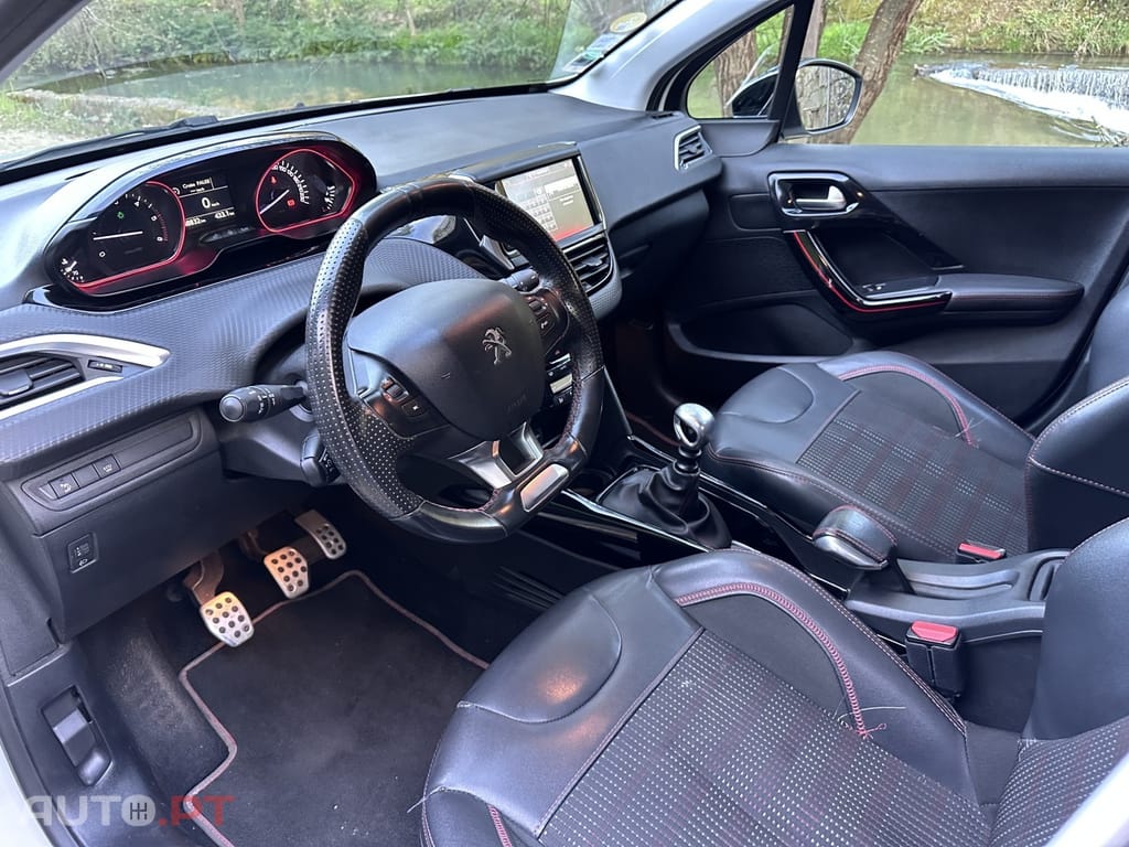 Peugeot 2008 1.6 BlueHDi GT Line