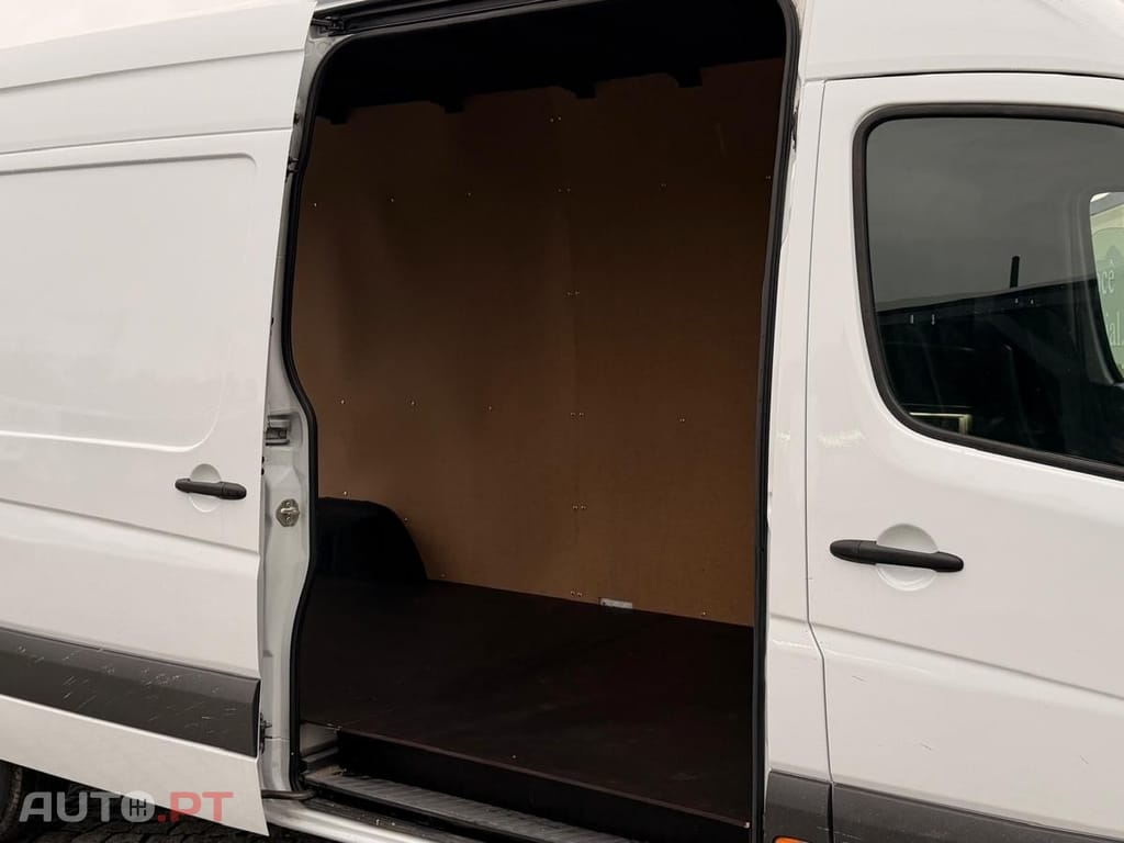 Mercedes-Benz Sprinter 316 CDI  L4 H2