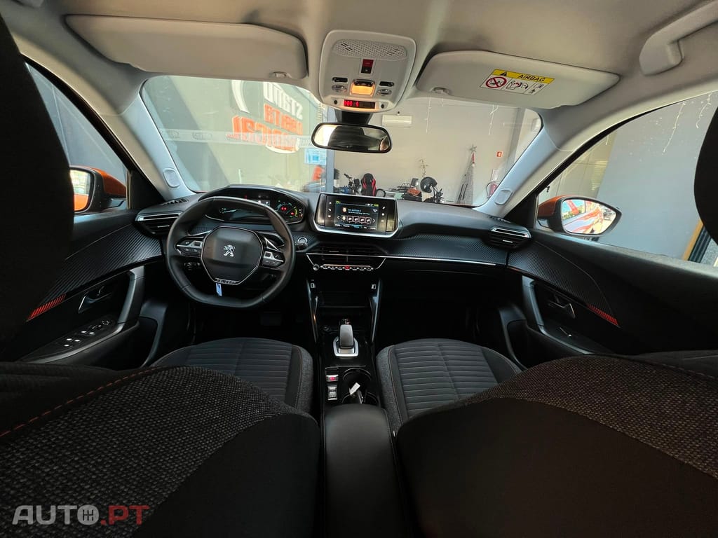 Peugeot E-2008 50 kWh Active Pack