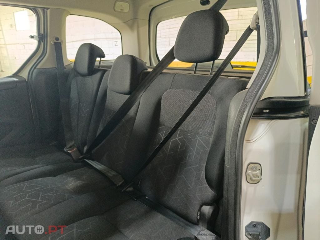 Peugeot Partner TEPEE 1.6 BLUEHDI 5 LUGARES