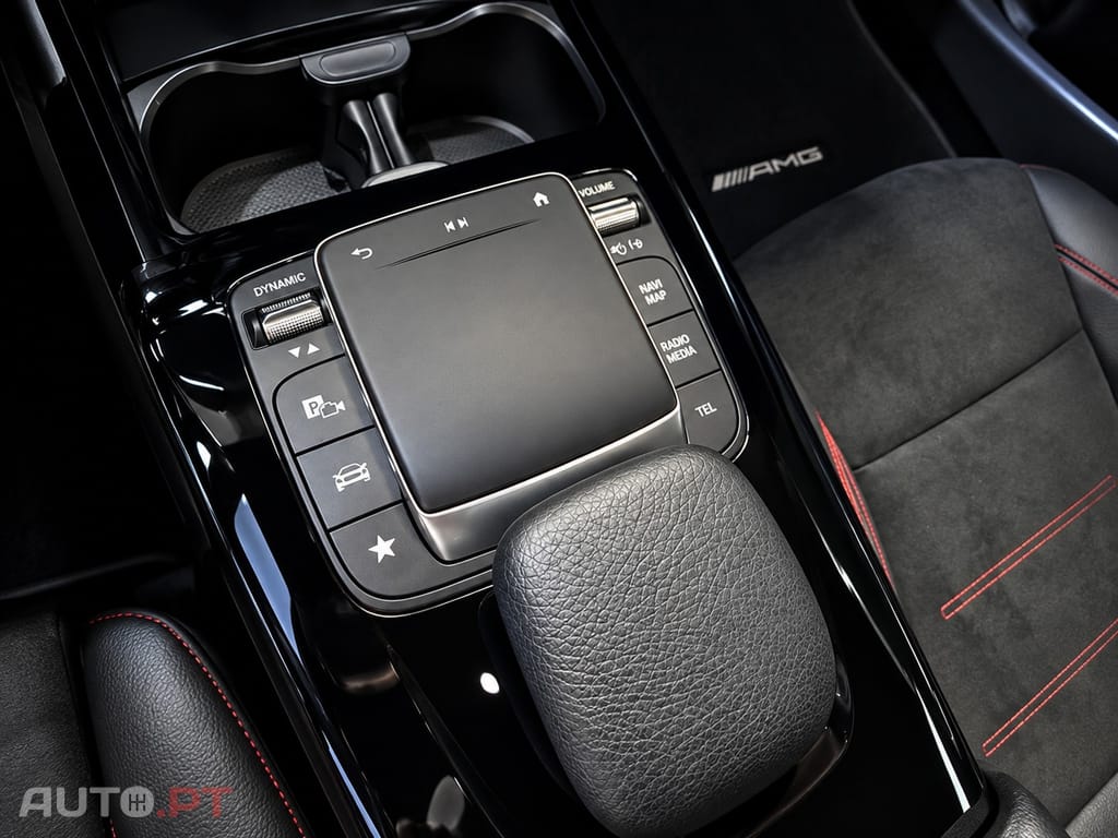 Mercedes-Benz A 250 e AMG Line