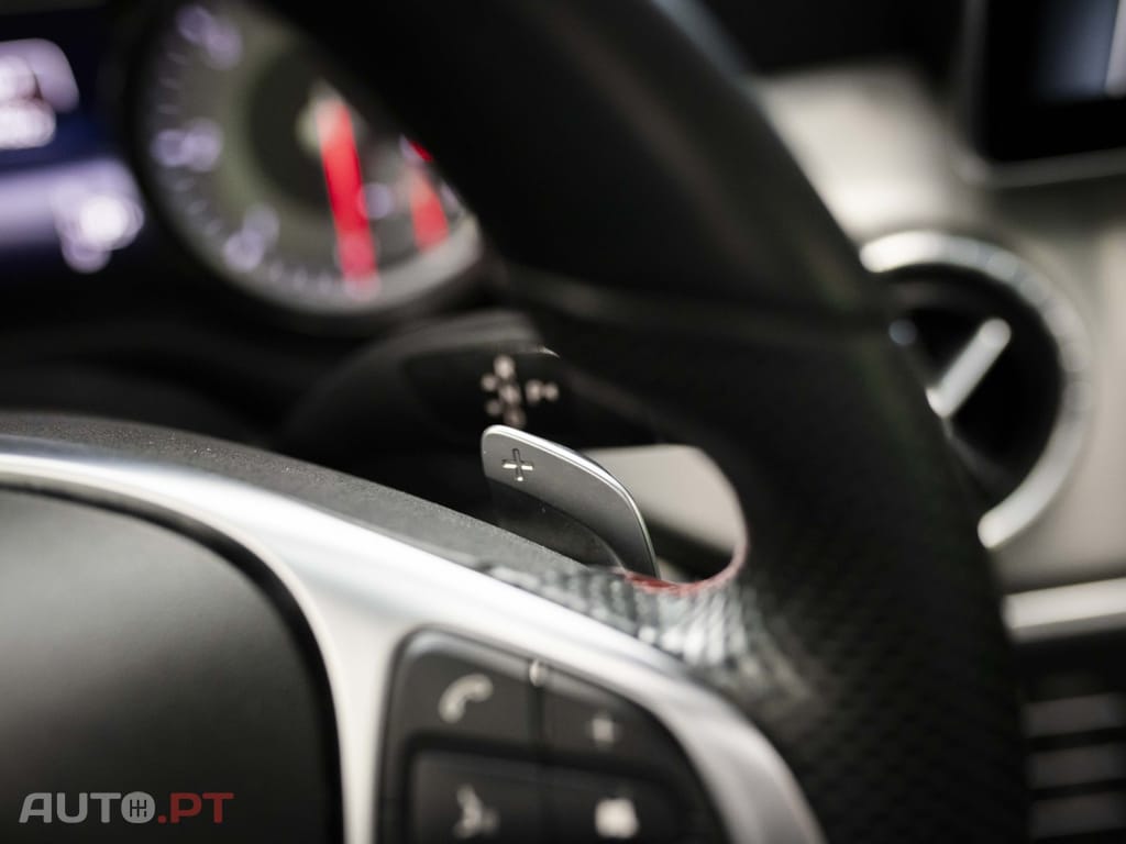 Mercedes-Benz CLA 220 d Shooting Brake AMG Line Aut.