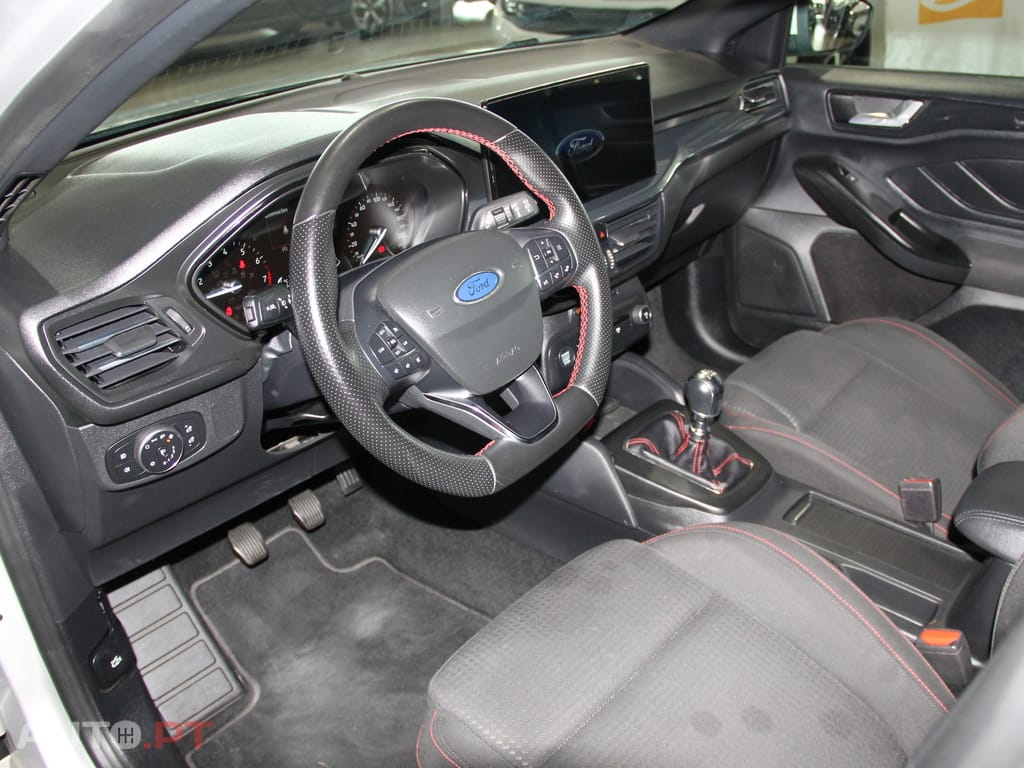 Ford Focus SW 1.0 EcoBoost ST-Line