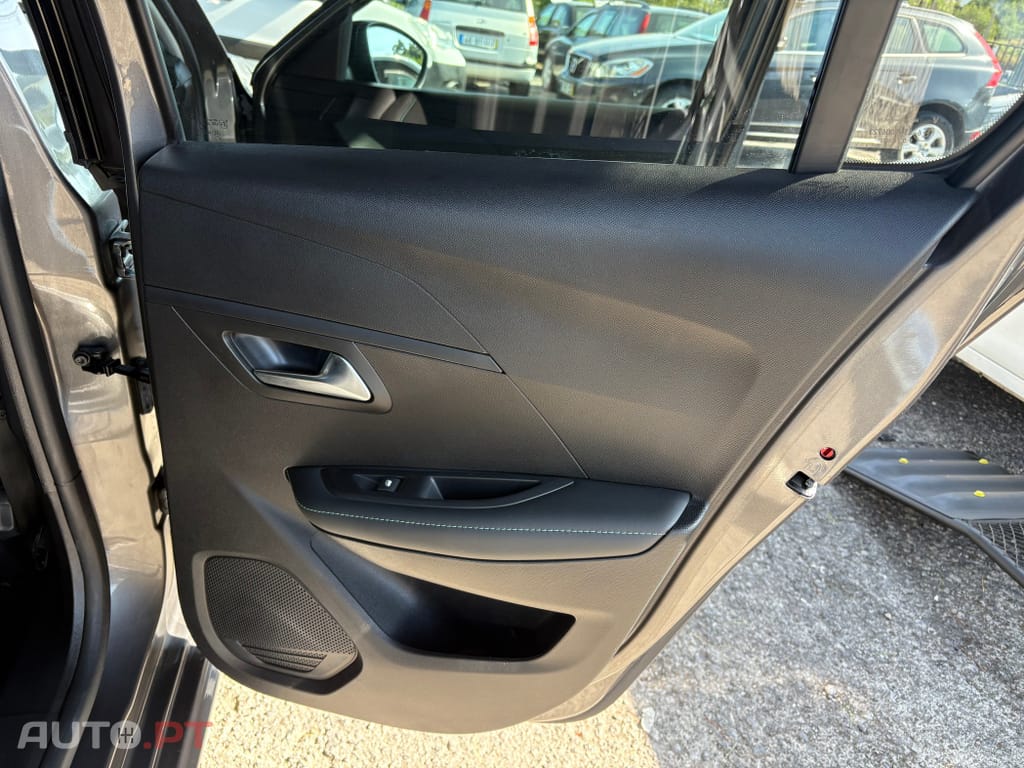 Peugeot 208 1.2 PureTech Allure Pack EAT8