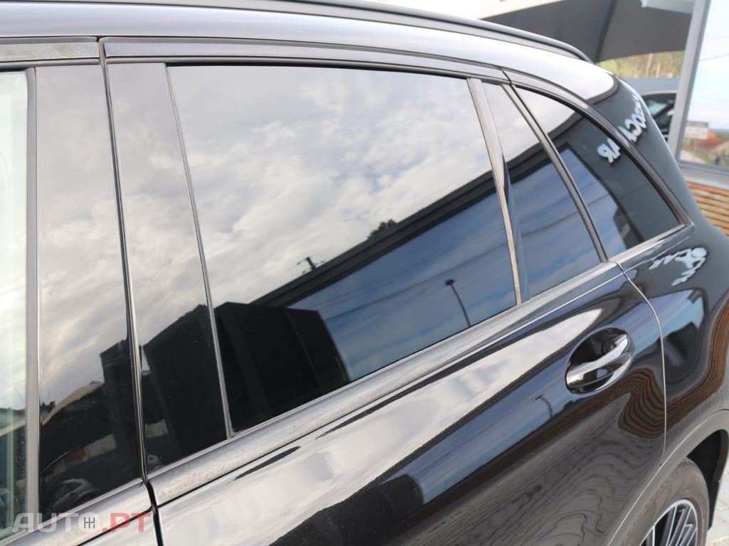 Mercedes-Benz GLC 220 D 4 Matic AMG Pack Night